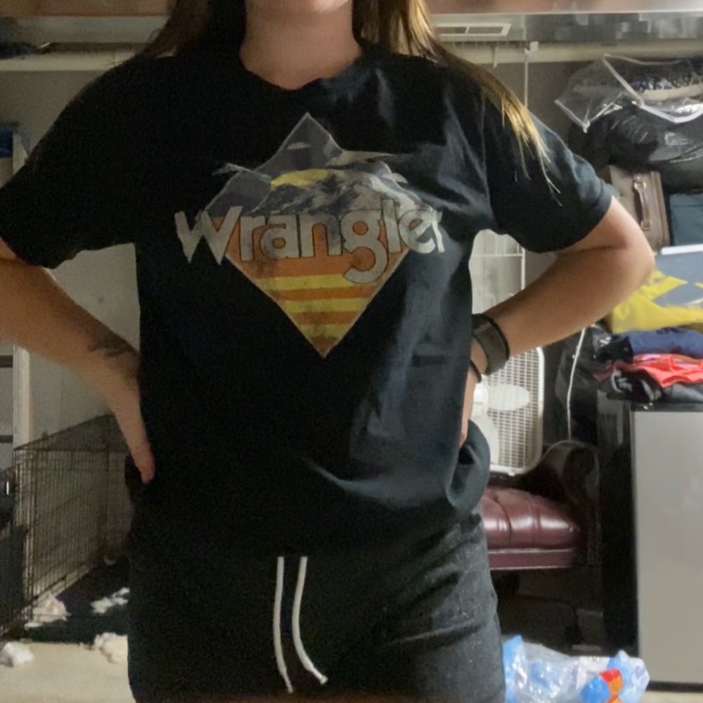 Wrangler mountain design tshirt